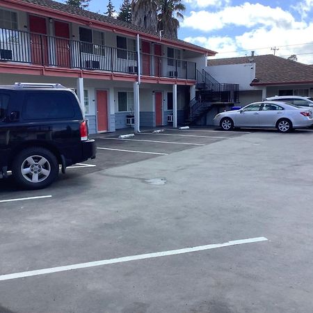 National 9 Motel Santa Cruz Zewnętrze zdjęcie