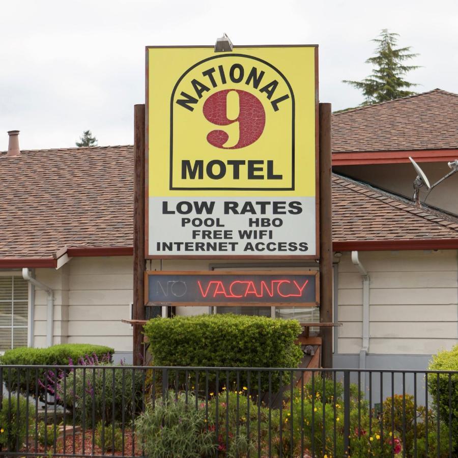 National 9 Motel Santa Cruz Zewnętrze zdjęcie
