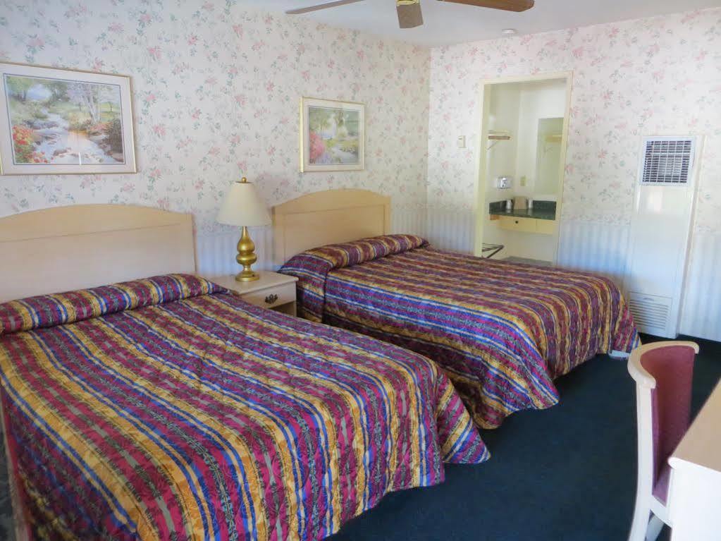 National 9 Motel Santa Cruz Zewnętrze zdjęcie
