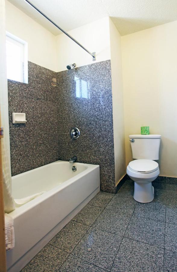 National 9 Motel Santa Cruz Zewnętrze zdjęcie