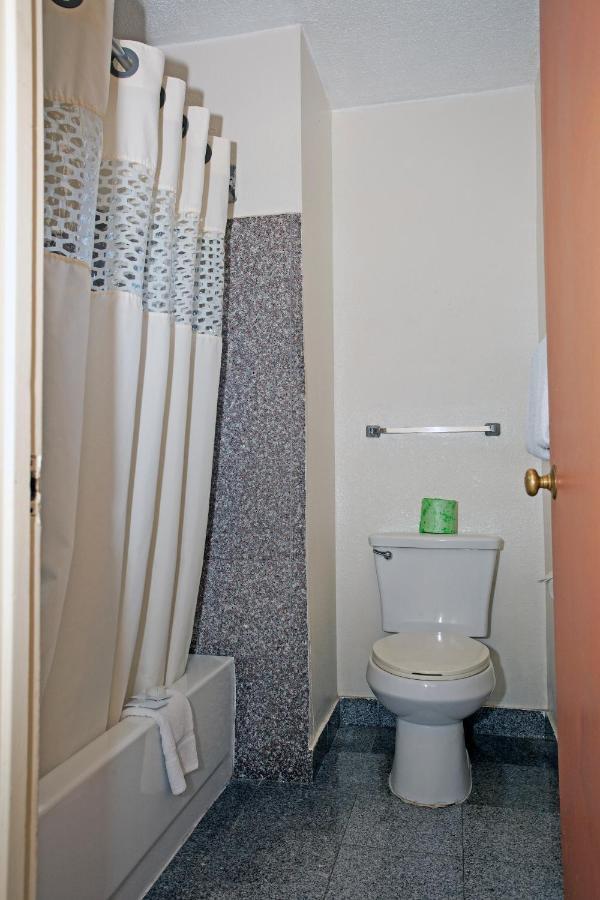 National 9 Motel Santa Cruz Zewnętrze zdjęcie